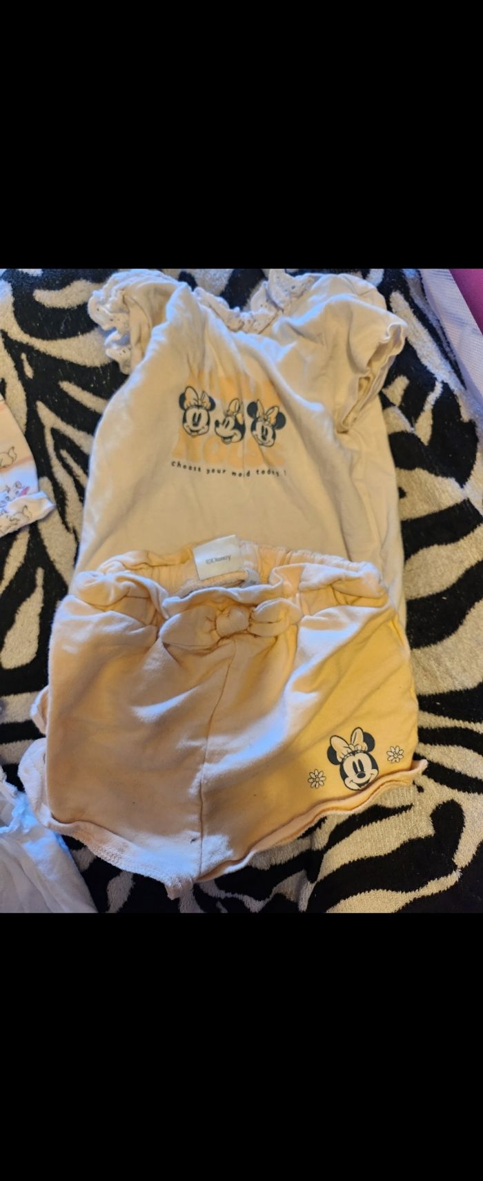 4 ensemble Disney short et t-shirt 6 mois - photo numéro 4