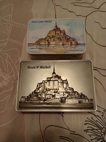 2 belles boîtes en fer