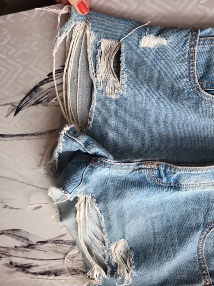 Short en jean destroy - photo numéro 2