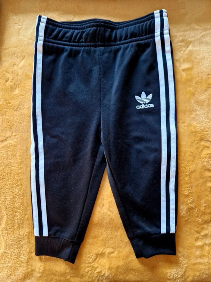 Ensemble Adidas bébé 12 mois - photo numéro 2