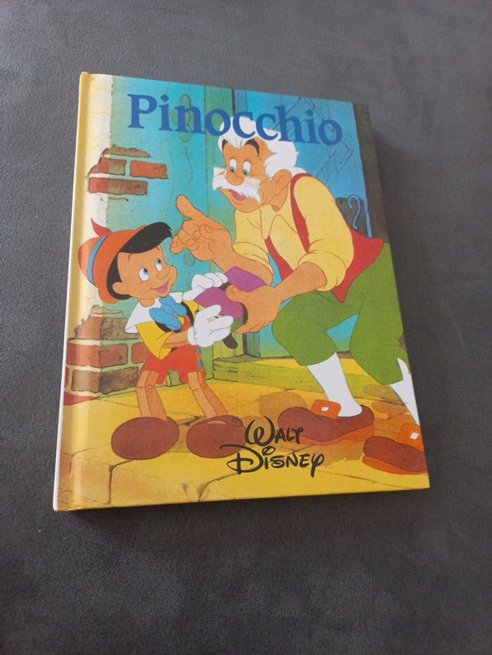 Livre pinocchio Walt disney France loisirs