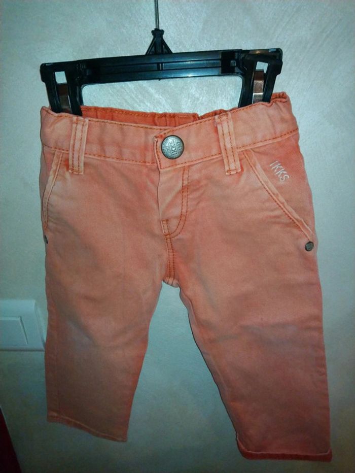Superbe jeans orange bicolore ikks taille 12 mois - photo numéro 2