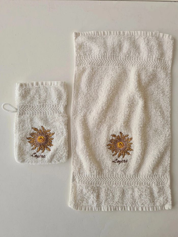 Gant de toilette et petite serviette assorties, Lozère beige, Cardabelle fleur des Causses du Larzac