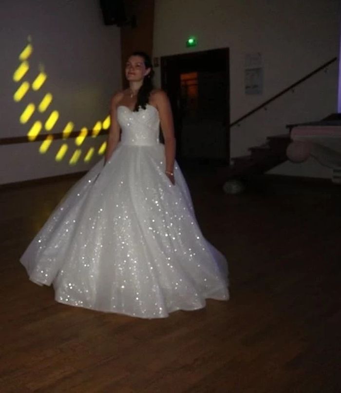 Robe de mariée brillante M/L - photo numéro 2
