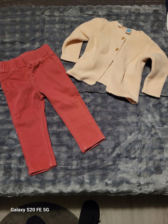 A vendre  vêtements de marques différentes âge  12 mois pour bébé fille. - photo numéro 2