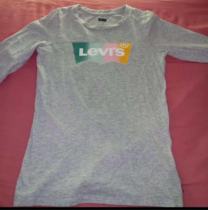 T-shirt levis
