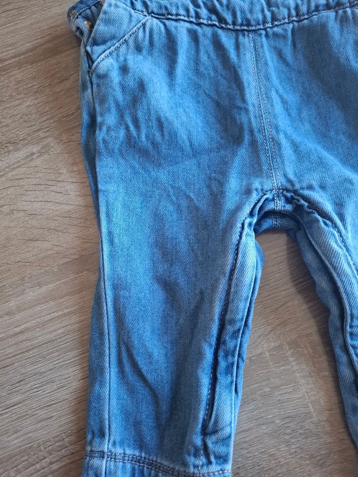 Jolie salopette/pantalon fille taille12mois. Très bon état. Marque tape à l'œil - photo numéro 2