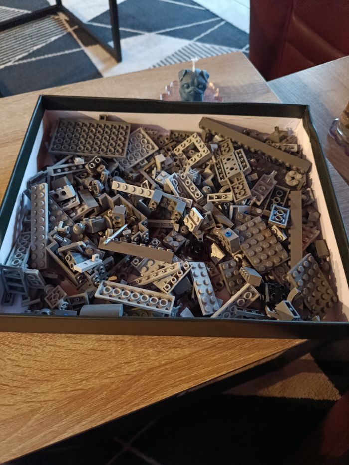 Diverses pièces lego grises