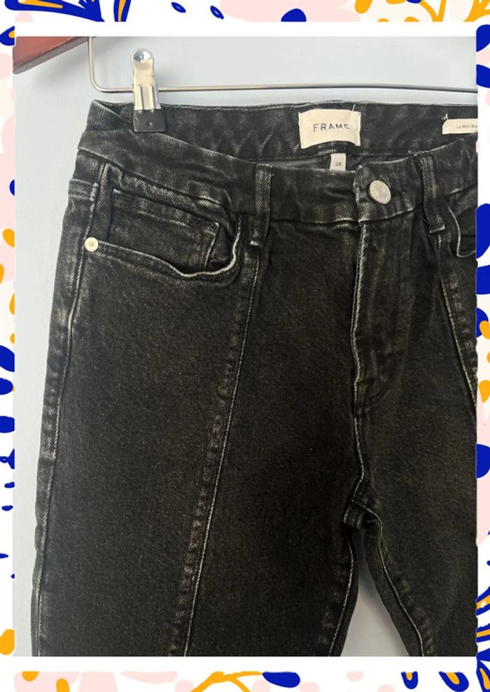 Jean noir effet déchiré – Modèle Le Mini Boot – Frame 🖤 - photo numéro 3