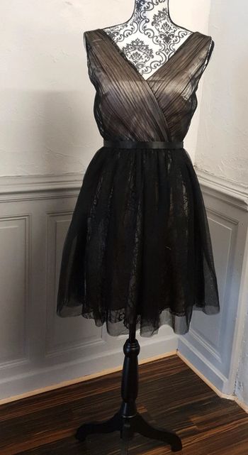 robe de soirée courte noir et beige buste drapée taille 40