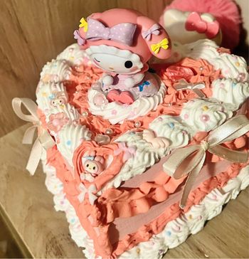 Boîte style faux gâteaux en forme de cœur my Melodie 