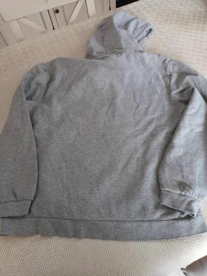 Sweat-shirt  Disney minnie à capuche taille M . Bon état - photo numéro 4