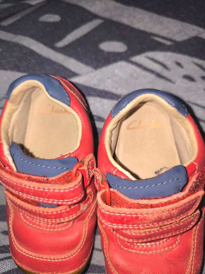 Chaussures souples de marque Clarks  bébé taille 22 - photo numéro 3
