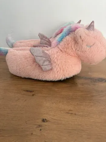Chaussons neuf fille licorne 32-33