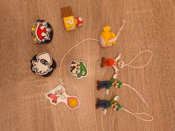 Lot jouets kinder mario
