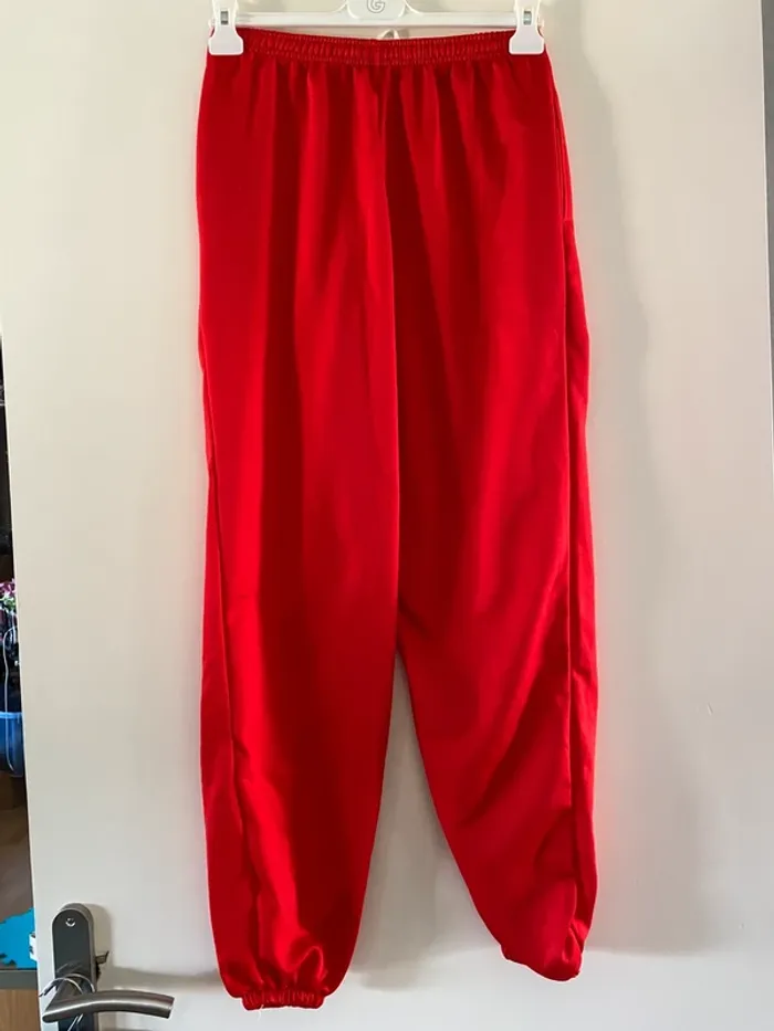 Pantalon de survêtement rouge Taille M - photo numéro 2