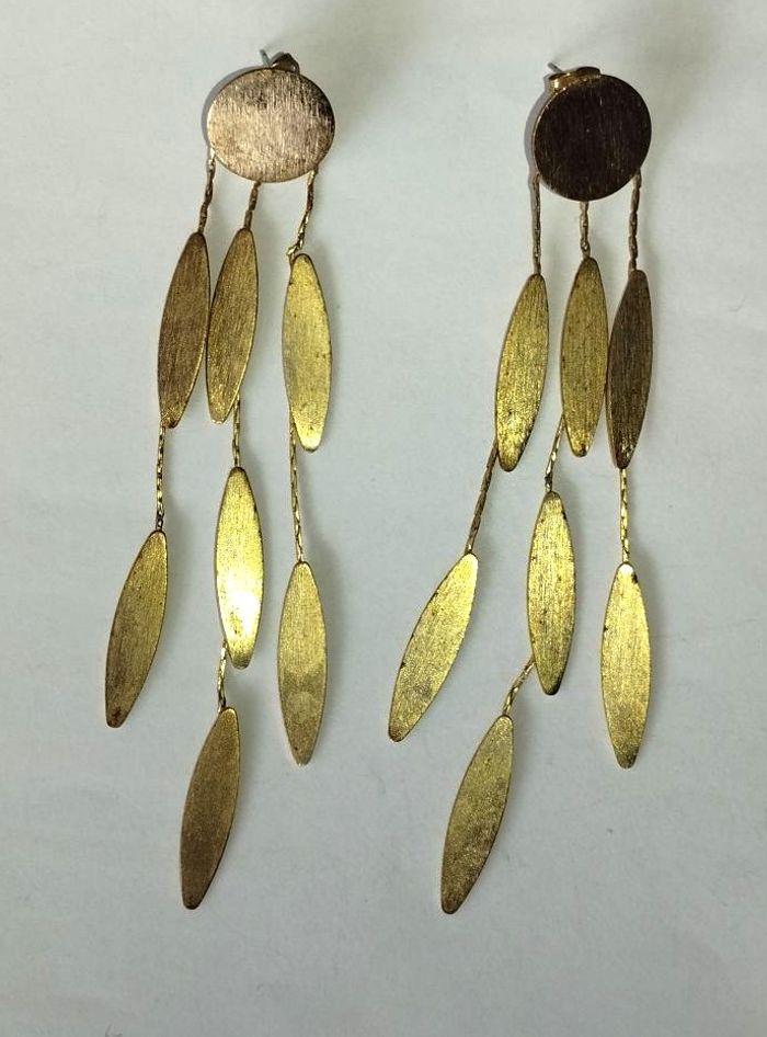 Boucles d'oreilles pendantes dorées - photo numéro 2