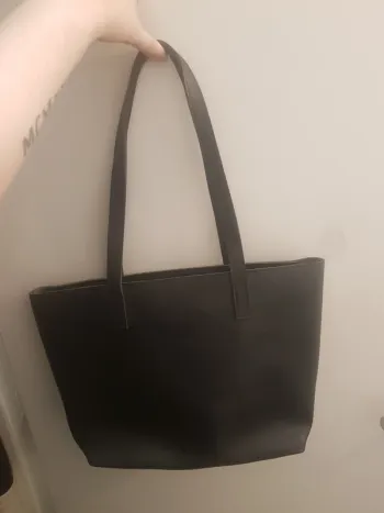 Sac à main noir élégant