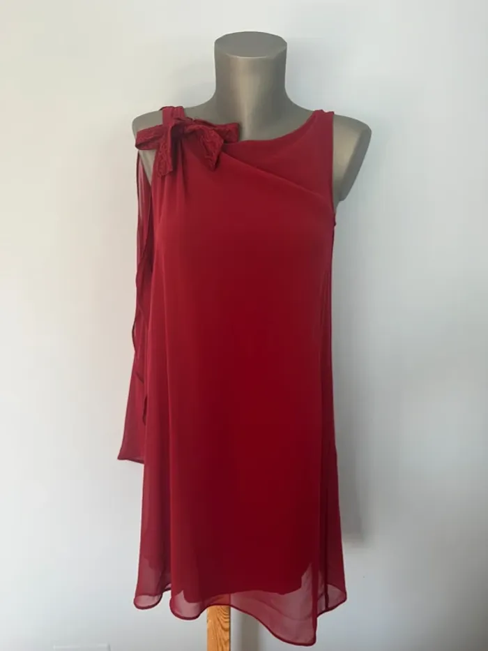 Robe courte Naf Naf couleur bordeaux taille M – élégante, légère & féminine