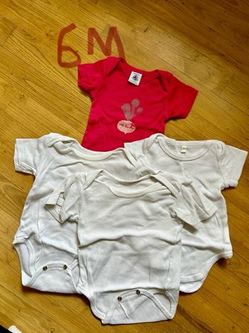 Lot bodies manches courtes 6 mois