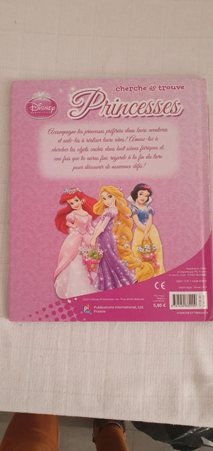 Livres Princesses Disney Idéal cadeau de Noel Cherche et Trouve et histoires - photo numéro 3