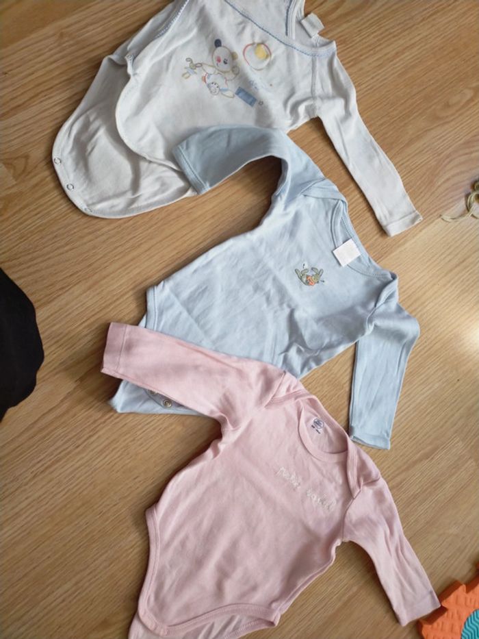 Lot 3 bodies 6 mois