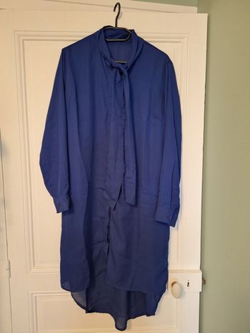 Robe chemise col lavallière