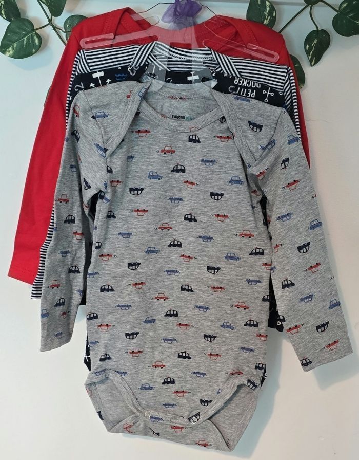 Neufs (non portés) 🏷🤩💙 bodies ML 24 mois garçon (ferme)💙💙💥💥