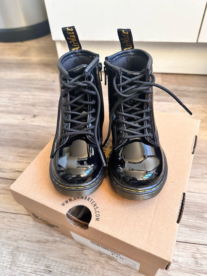 Bottines vernies noir dr Martens taille 24 - photo numéro 3