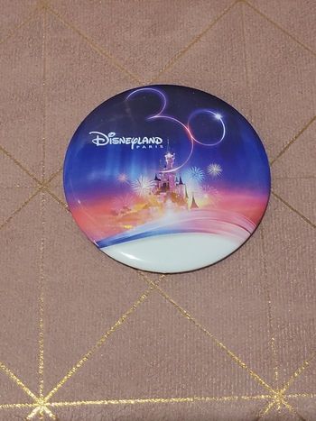 Badge disneyland paris 30 ans