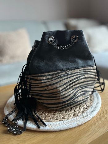 Sac bourse noir à motif zébré et franges – Chaîne porté épaule