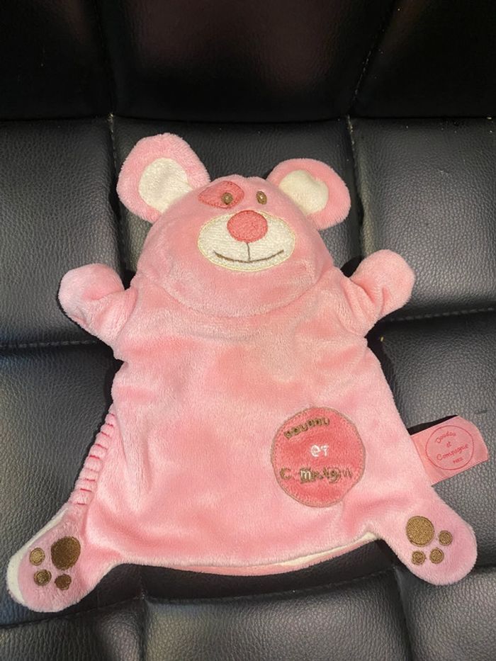 Doudou et compagnie marionnette chien rose
