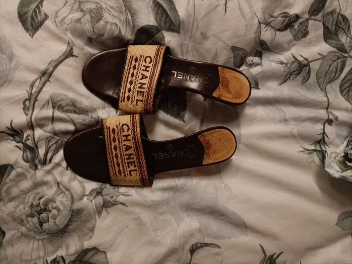 Chaussures Channel femme taille 38/5 en très très bon état - photo numéro 6