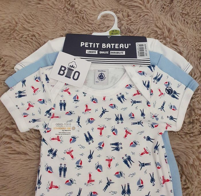 Lot de 3 bodies 18mois manches courtes Petit bateau - photo numéro 2