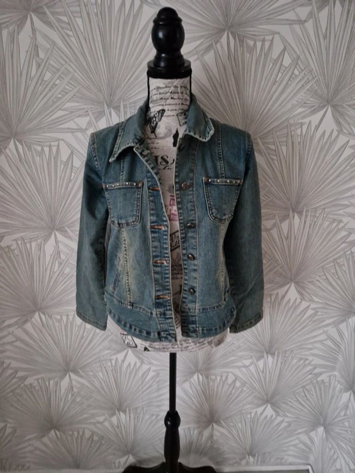 Jolie veste en jean taille 38