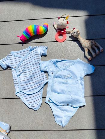 Lot 2 bodies été garçon 1 mois