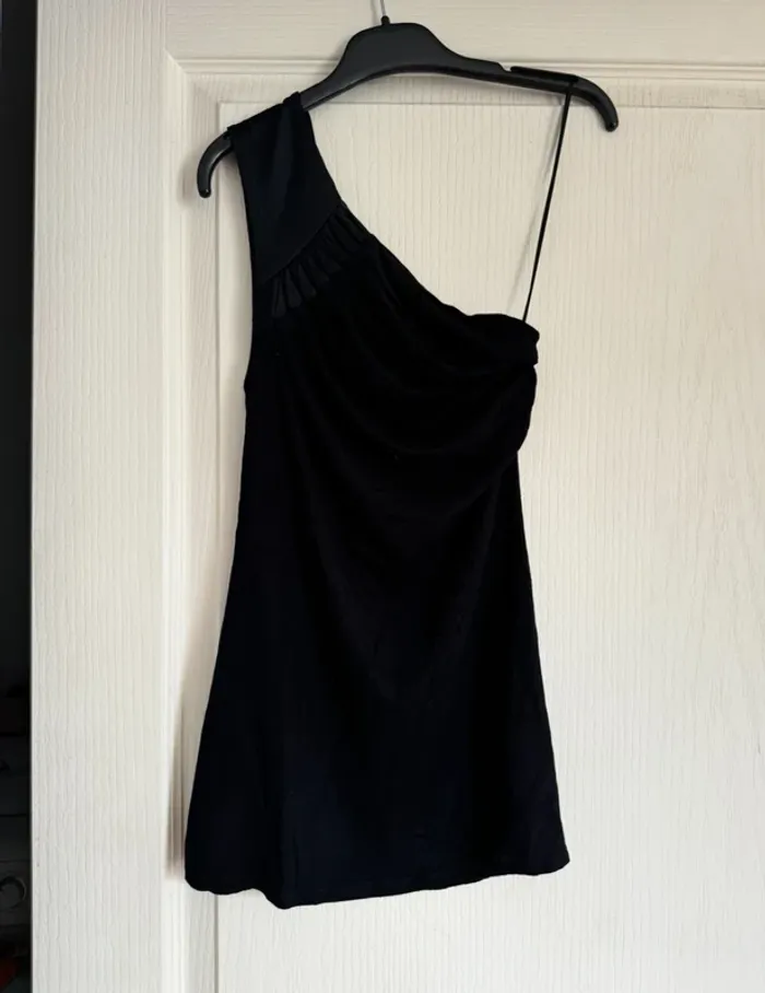 Haut/t.shirt noir asymétrique Etam taille 36 en TBE