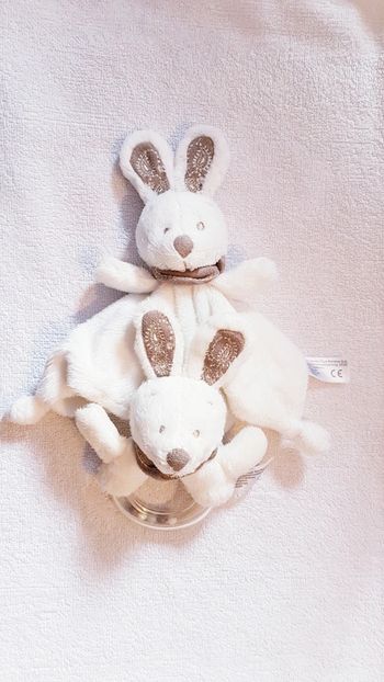 Doudou 38 cm et hochet 17 cm simba toys