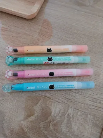 Lots de 4 surligneurs /tampons