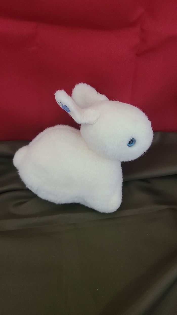 doudou lapin blanc yeux bleu motif bleu oreille hochet vintage - photo numéro 4
