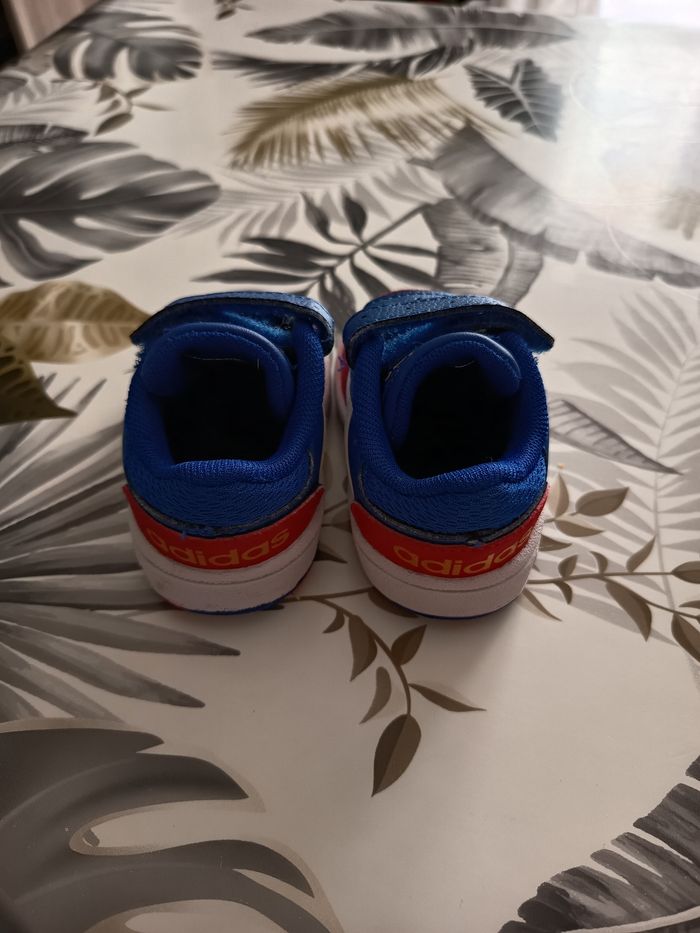 Baskets adidas taille 18 - photo numéro 3