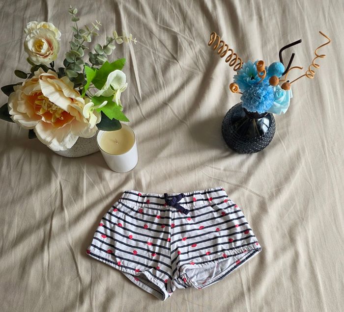 Charlie & Prune Short Coton Marinière Cœurs Très bon état 3 ans