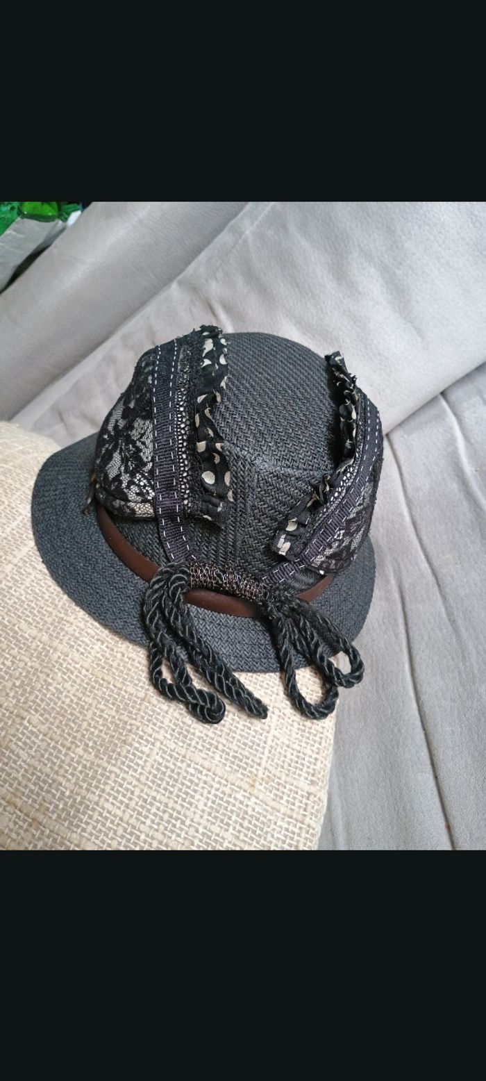 Magnifique chapeau cloche prototype haute couture - photo numéro 2