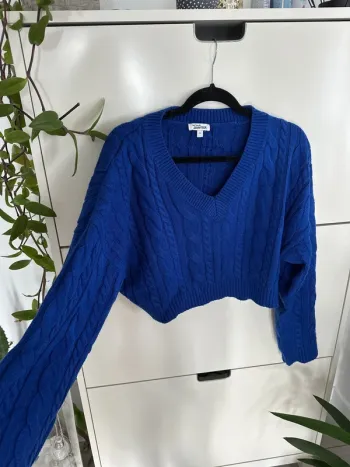 Pull bleu col V - neuf jennyfer