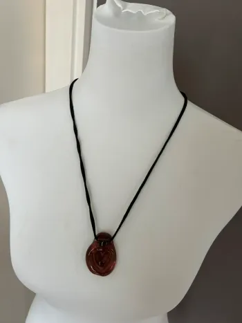 Collier cordon noir avec pendentif verre de Murano