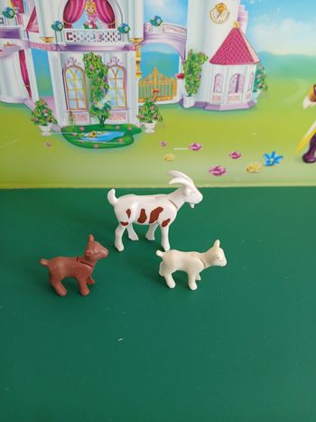 Playmobil famille chèvre