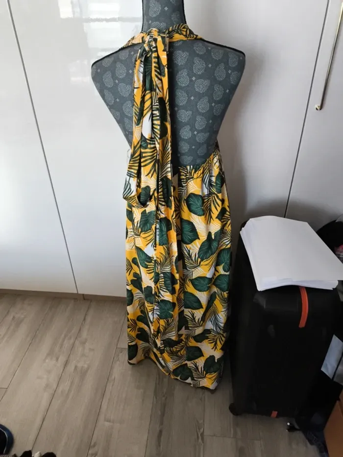 Robe longue avec fente devant - photo numéro 3