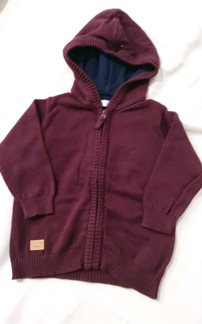 Gilet ou veste à capuche 6 mois