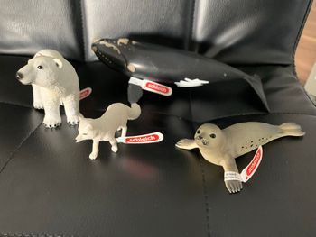 Lot de 4 figurines d’animaux de la banquise « Schleich » neufs