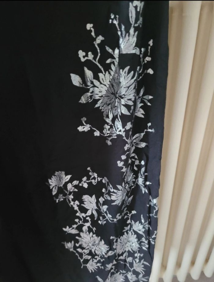 Robe noire diverse - photo numéro 2